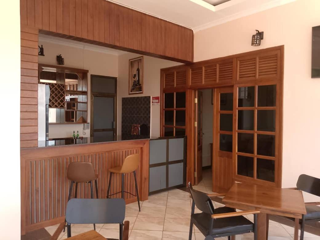Space Lodge And Tours Muleba Екстериор снимка